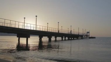 Deniz iskelede sabah erken görünümü