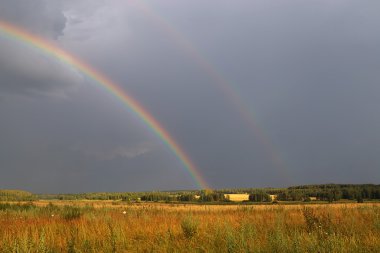 Gökkuşağı şeklinde de yol umut