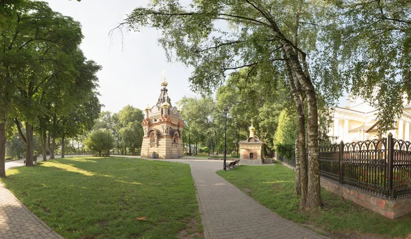 GOMEL, BÉLARO - 29 de julio de 2016: Vista panorámica en Gomel Palace Park Ensemble. Panorama 360 grados . — Foto de Stock