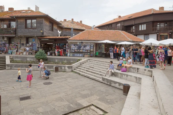 Nessebar, Bulgarije, Juny 18, 2016: architectonische oplossingen de oude stad Nessebar gebouwen. woonwijk. — Stockfoto