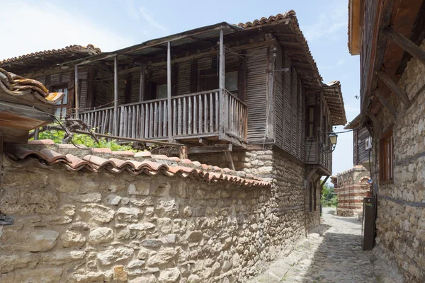 NESSEBAR, BULGARIA, JUNY 18, 2016: architectural solutions Nessebar old town buildings. residential quarter. — Stock Photo, Image