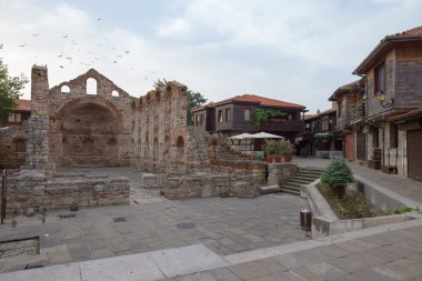 NESSEBAR, BULGARIA, 20 HAZİRAN 2016: Eski Nessebar kentinin kalıntıları.