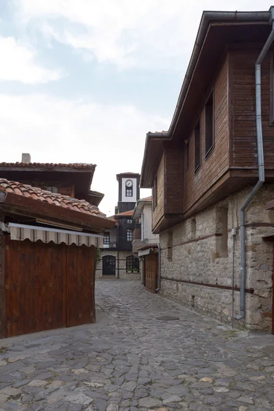 Nessebar, Bulgaristan, Haziran 20, 2016: mimari çözümler Nessebar eski kasaba binalar. yerleşim. — Stok fotoğraf