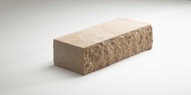 Tuğla beton split taraflı farklı renklerde. Beyaz bir arka plan üzerinde