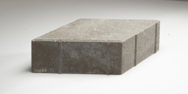 kaldırım taşları farklı renklerde. Beyaz bir arka plan üzerinde