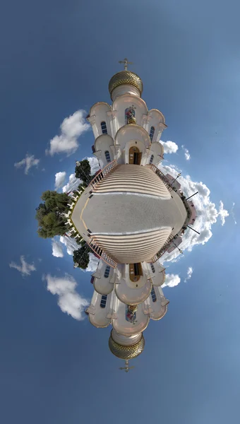 Vista abstrata da majestosa Catedral Ortodoxa — Fotografia de Stock