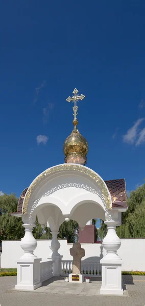 Turov, Biélorussie - 7 août 2016 : Cathédrale des saints Cyrille et Lavrenti de Turov 28 juin 2013 dans la ville de Turov, Biélorussie . — Photo