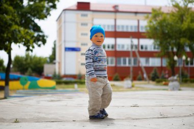 2020 'de parkta oynayan çocuklar.