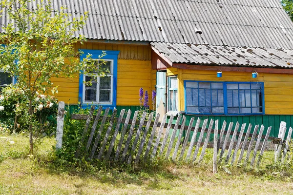 Antigua Casa Abandonada Pueblo Belarus 2020 — Foto de Stock