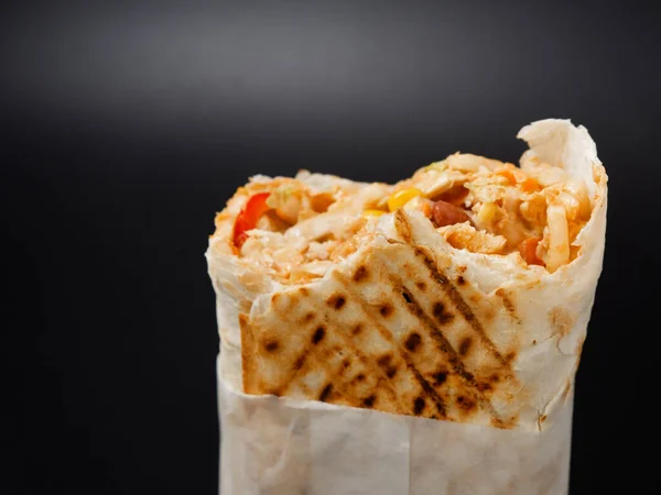 Shawarma Comida Rápida Grande Sobre Fondo Negro 2020 —  Fotos de Stock