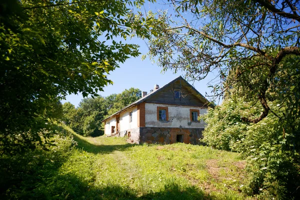 Altes Baufälliges Dorfhaus Mit Steinfundamenten 2020 — Stockfoto