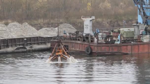Gomel Belarus Novembre 2020 Grue Pelle Fluviale Travaille Sur Rivière — Video