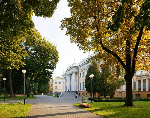 Beautiful 19Th Century Building Green Park Gomel — Stock Photo, Image