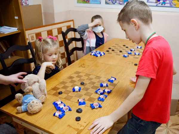 Gomel Belarus December 2020 Feestelijk Nieuwjaarstoernooi Onder Kinderen Gelijktijdig Spel — Stockfoto