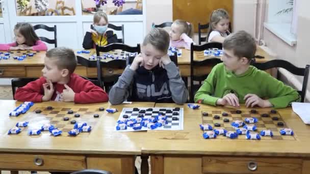Gomel Belarus Dicembre 2020 Torneo Festivo Dama Capodanno Tra Bambini — Video Stock