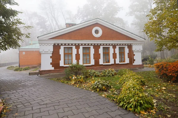 Gomel Belarus October 2015 City Park Autumn Fog Rumyantsev Palace — Stock Photo, Image