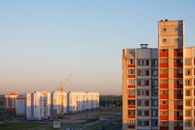 2021 GoMEL, BELARUS yüksek binasının çatısından uyku alanı görüntüsü