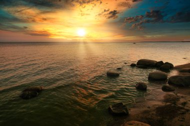 Finlandiya körfezinde günbatımında sakinlik