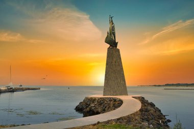 NESSEBAR, BULGARIA, 20 HAZİRAN 2016 Nessebar balıkçı heykeli