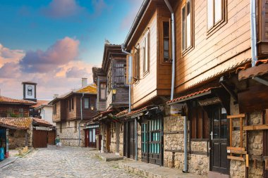 NESSEBAR, BULGARIA, 20 HAZİRAN 2016: Mimari çözümler Nessebar eski kasaba binaları yerleşim bölgesi