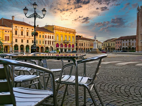 Montagnana Włochy Sierpnia 2019 Wieczorne Miasto Rynku Centralnym Montagnany 2019 — Zdjęcie stockowe