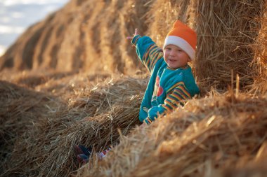 saman oynayan çocuk