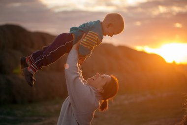 saman oynayan çocuk