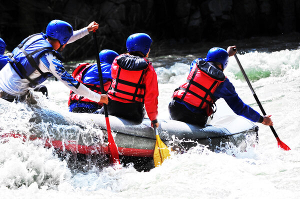 River Rafting as extreme and fun sport