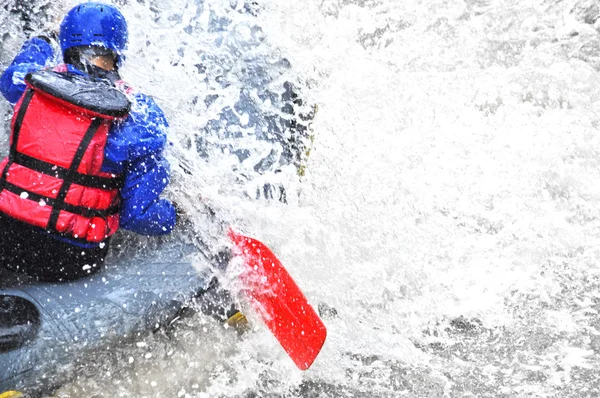 Rio Rafting como esporte extremo e divertido — Fotografia de Stock