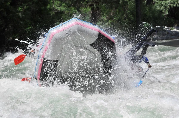 Rafting als Extrem- und Funsport — Stockfoto