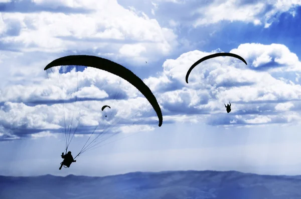 Paragliding as extreme and fun sport — Stock Photo, Image