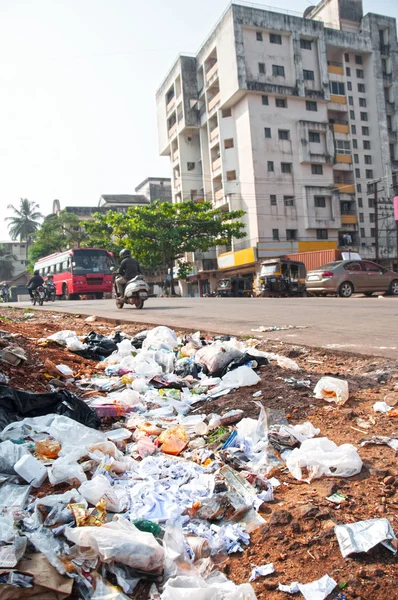 Illegal landfill in a city — Stock Photo, Image