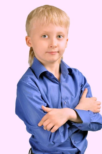 Ragazzo sorridente bambino in abito da lavoro — Foto Stock