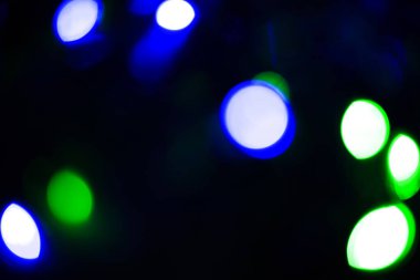 Siyah arkaplanda renkli ışıklar