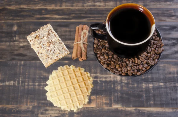 Desayuno de café y obleas —  Fotos de Stock