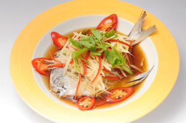 Soya soslu balık buğulama