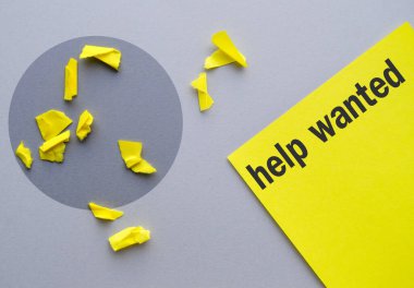 Sarı-gri eğilim renginde bir konsept. Yazı 