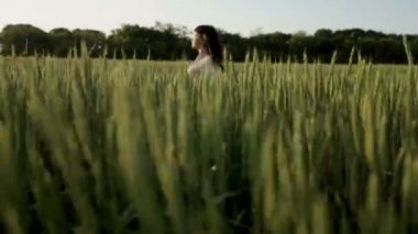 genç kadın gider üzerinden alan