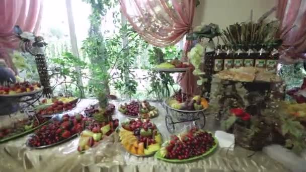 Buffet table avec nourriture — Video