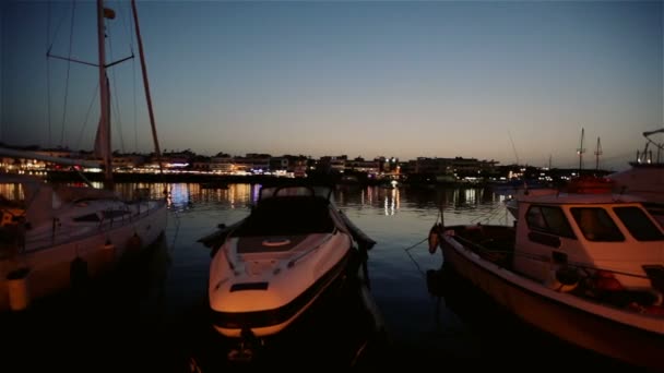 Wunderbare Nacht auf der Seebrücke — Stockvideo