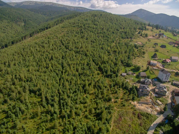 Vue aérienne de Great Green Ridge. Paysage de montagne boisé — Photo