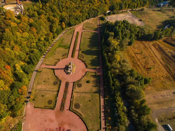 Święte miejsce dla pielgrzymów Zarwanicja. Fotografia lotnicza Nad kościołem. — Zdjęcie stockowe