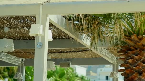Krásná terasa s výhledem na moře. — Stock video