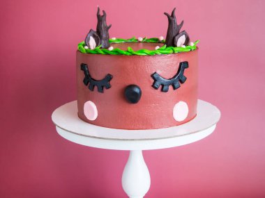 Bebek pastası fikri, şirin geyik suratlı pasta tasarımı