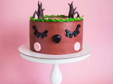 Bebek pastası fikri, şirin geyik suratlı pasta tasarımı