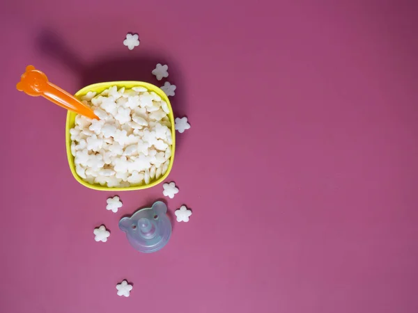 Flocos Arroz Seco Para Bebês Estrelas Tigela Silicone Conceito Comida — Fotografia de Stock