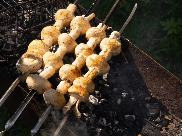 Vegetarian Dishes Delicious Mushrooms Mushrooms Cooked Charcoal Grilled — Fotografia de Stock