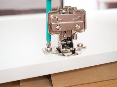 Mobilya montaj konsepti, tornavidayla mobilya montajı