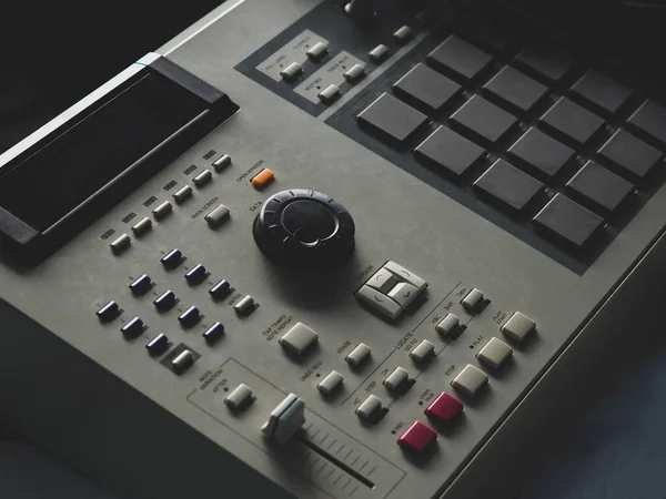 Hip Hop Beats Maken Een Drum Machine Controller Draaitafels Een — Stockfoto