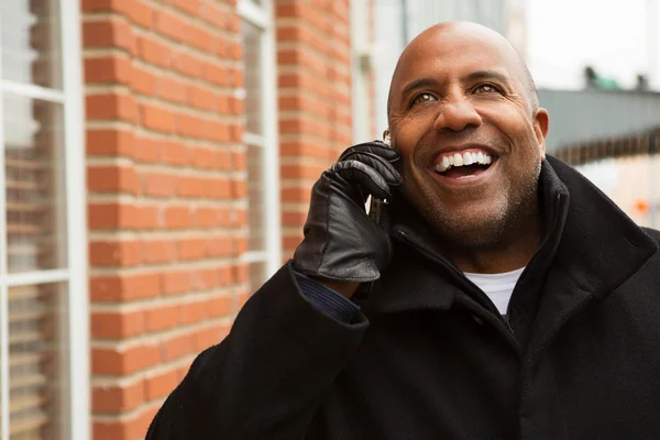 Man talking on phone — Stock Photo, Image